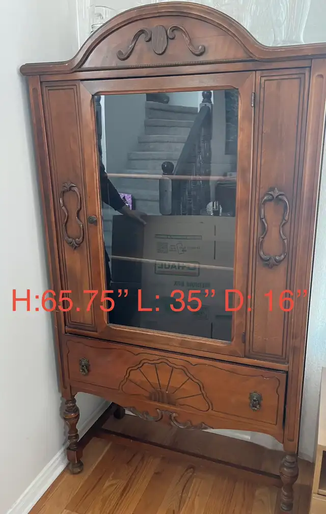 Antique Buffet/Hutch 2 pieces  in Hutches & Display Cabinets in Cornwall - Image 2
