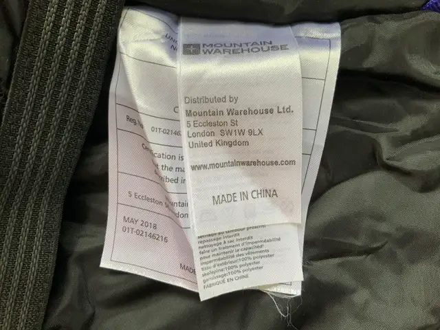 Mountain Warehouse ski jacket, size 10 in Women's - Tops & Outerwear in City of Montréal - Image 7