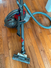 Aspirateur Dyson Vacuum Cleaner