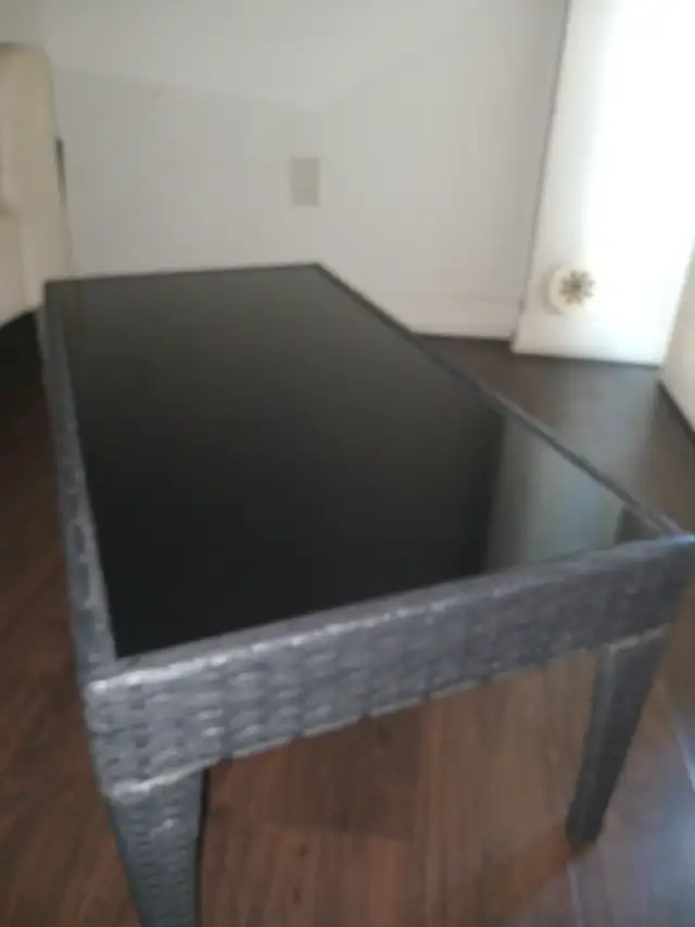 Black Wicker Coffee Table with Glass Top in Coffee Tables in City of Toronto - Image 6
