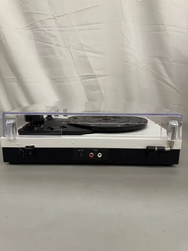 LP&No.1 Modern Vintage Turntable in Performance & DJ Equipment in Hamilton - Image 10