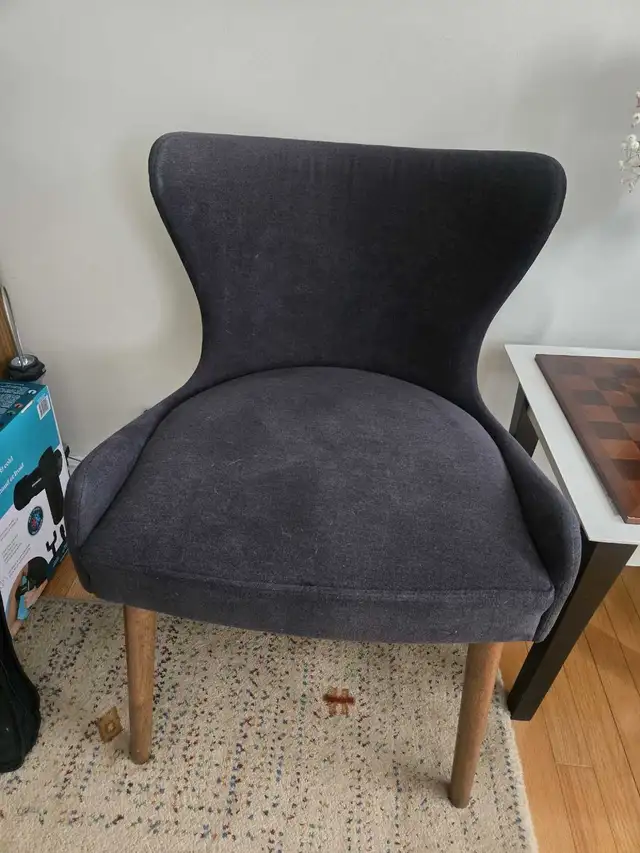 Elegant Chairs in Chairs & Recliners in City of Toronto - Image 3