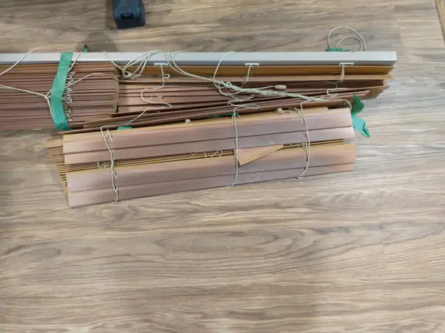 Stores imitation bois / Venitian Stores - Make an offer in Windows, Doors & Trim in Longueuil / South Shore - Image 3