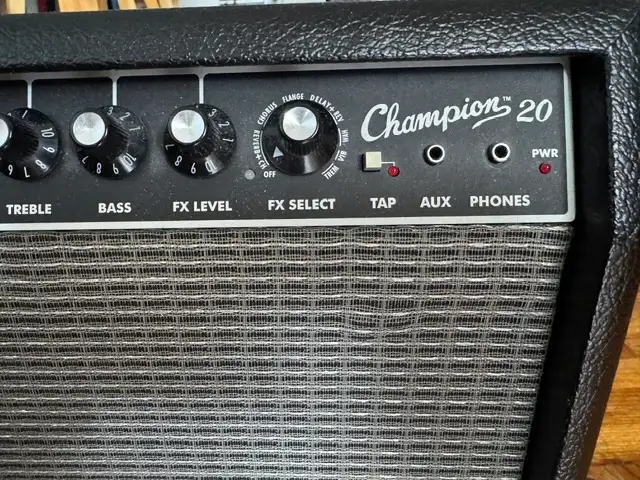 Fender Champion 20 Guitar Amp in Amps & Pedals in City of Toronto - Image 3