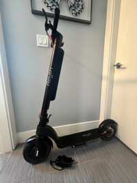 Reyth R-40S  Electic Scooter - lightly used 