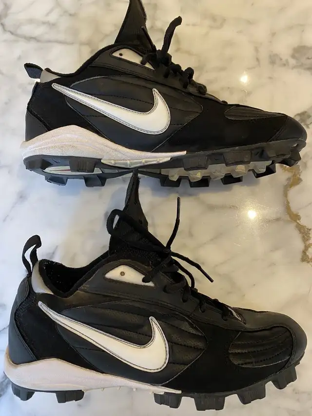 Nike Women’s Rugby,soccer or turf shoes shoes size 7 in Women's - Shoes in Markham / York Region - Image 3