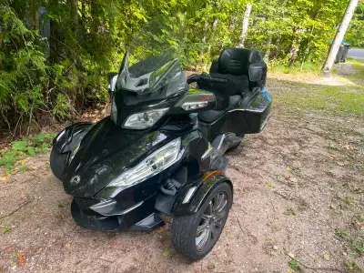2013 Can-am Spyder RT Limited in excellent condition, paddle shifters, no issues. Willing to certify...