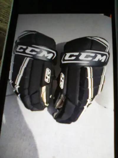 CCM Mens Hockey gloves like new $25, View more