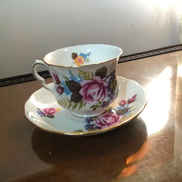 ENGLISH BONE CHINA - Vintage62863737988483123