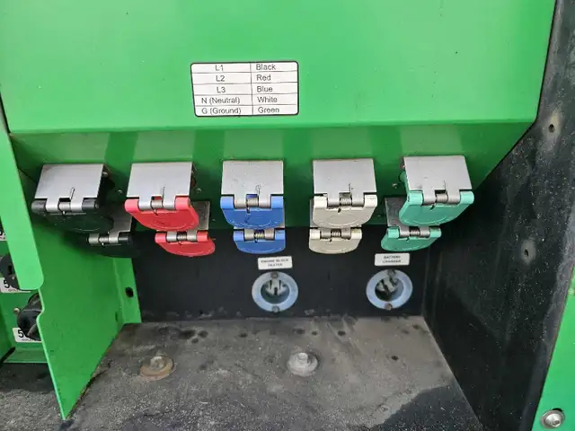 235 KVA MOBILE DIESEL POWER  GENERATOR, in Power Tools in Edmonton - Image 8