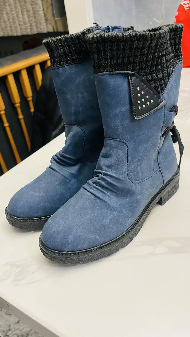 Women’s warm Boots-Size 7 in Women's - Shoes in Mississauga / Peel Region - Image 4