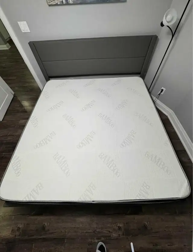 Cadre de lit Queen avec matelas  in Beds & Mattresses in Laval / North Shore - Image 3