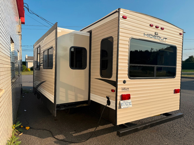 Keystone Hideout 30RLDS 2018 dans Caravanes classiques  à Longueuil/Rive Sud - Image 4