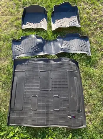 Hey, I got a set of floor mats. They fit 07-14 YUKON XL/SUBURBAN. The reason why I am selling it is...