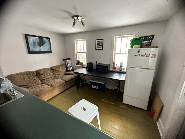 Available Now! LARGE HOUSE CENTRAL LOCATION / Rooms for rent  in Long Term Rentals in City of Halifax - Image 3