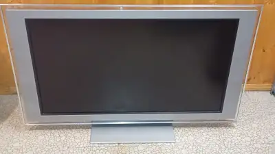 Sony KDL-46XBR2 46" TV, View more