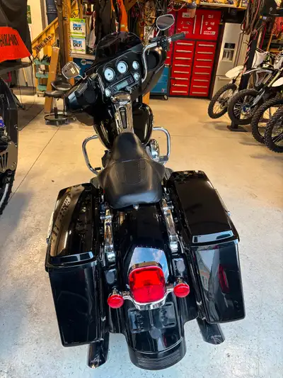 09 Streetglide, 165,000 Hwy Kms, 96”, 6 sp, SE203 cams, V&H full exhaust, dyno jet tune, Progressive...