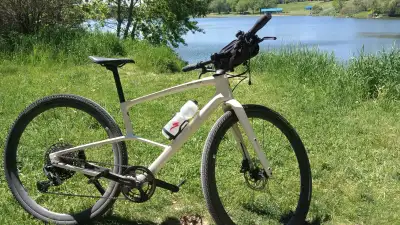 Selling my Specialized Sirrus 5.0 X hybrid bike as I have upgraded to a dedicated road bike. It's fa...
