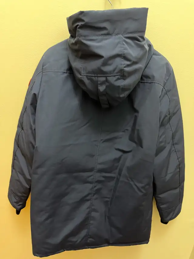 Canada Goose Chateau Parka — Men’s Large — Atlantic Blue in Men's in Edmonton - Image 6