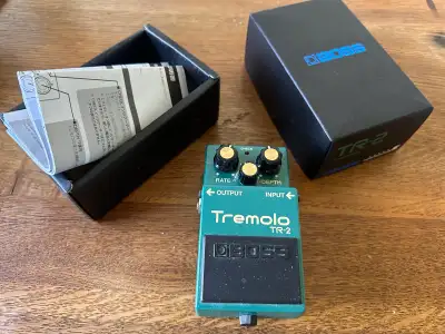https://equipboard.com/items/boss-tr-2-tremolo-pedal https://m.youtube.com/watch?v=9OdQivgMOkI&pp=yg...