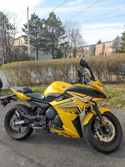2009 FZ6r , 600cc . Used , condition like new . Only 4600 km driven. I have used only back and forth...
