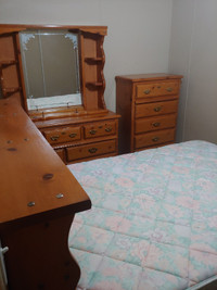 Knotty Pine Antique bedroom furniture set