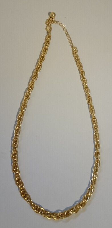 Fashion Gold Tone 19" Necklace in Other in Oshawa / Durham Region - Image 3