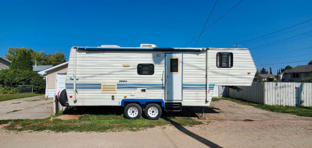 Sell/Trade SuperTruck and 5th wheel camper or Motorhome in Cars & Trucks in Red Deer - Image 2