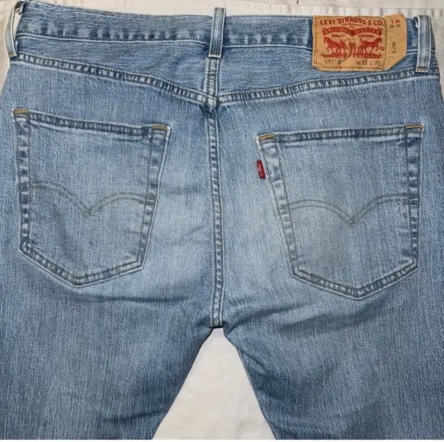 LEVI’S 501 DISTRESSED SKINNY JEANS in Women's - Bottoms in City of Toronto - Image 5