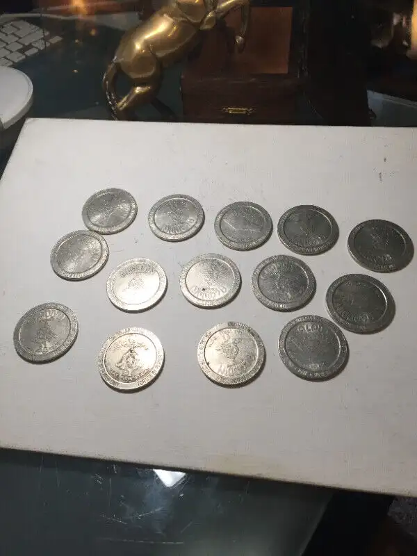 ALADDIN Las Vegas One Dollar Gaming Token 1987 14 PC in Arts & Collectibles in Vancouver - Image 8