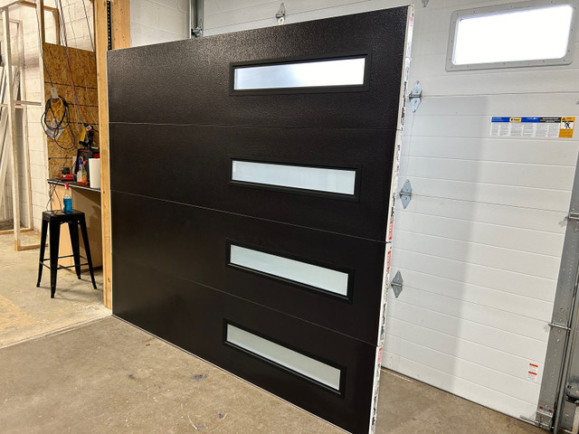 8x7 used Garage Doors in Garage Doors & Openers in Oshawa / Durham Region - Image 4