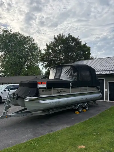 2008 premiere 24 ft tri toon pontoon with 200 Hp E tech Evinrude outboard. Runs like a top. Will do...