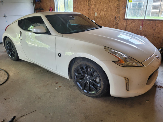 Nissan 370z 2016 dans Autos et camions  à Gaspésie - Image 4