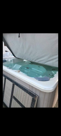 7 hot tubs forsale