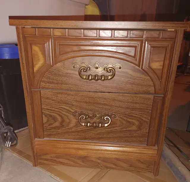 70's Vintage Bedroom Suite in Dressers & Wardrobes in Calgary - Image 4