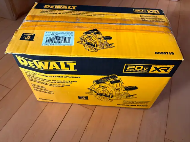 DeWalt 7 1/4 inch cordless circular saw 20v new never used in Power Tools in Markham / York Region - Image 4