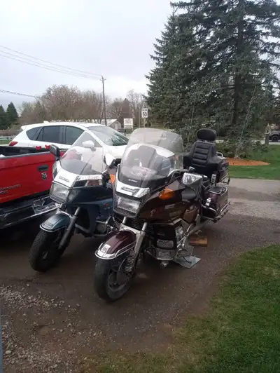 1985 Honda goldwing and 1986 Suzuki cavalcade for sale or trade. Lost storage, must go. 1985 goldwin...
