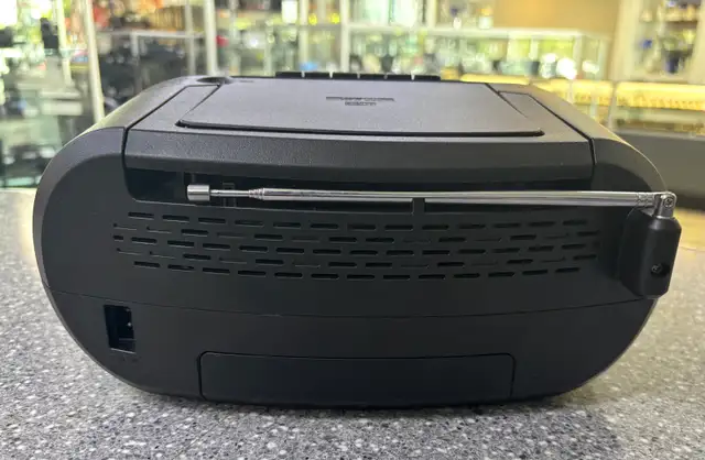 Sony CD/Radio and Cassette Recorder in General Electronics in Oshawa / Durham Region - Image 5