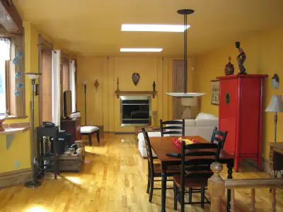 Magnifique grand 6½ entièrement meublé – Plateau Mont-Royal – À deux pas du métro Laurier Disponible...