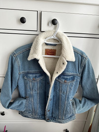 Ladies Levi’s Sherpa Lined Jacket