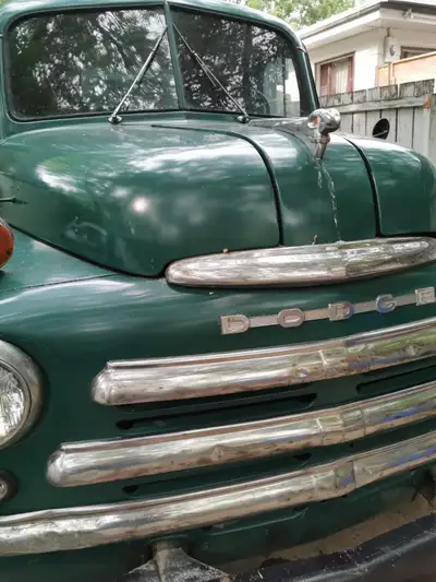 Sask plated. It can run. Transmission is fine. Clutch is fine. I parked it where it is. Leaks oil, g...