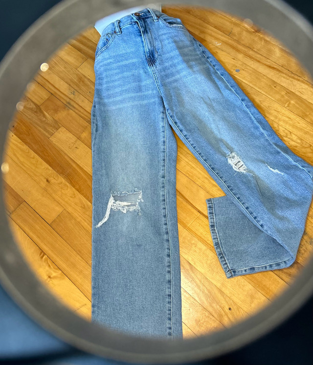 Pantalon propre et jeans  dans Femmes - Pantalons et shorts  à Laval/Rive Nord - Image 3