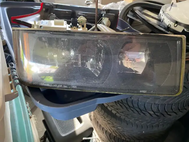 2003 - 2007 Silverado Avalanche Sierra parts in Auto Body Parts in London - Image 3