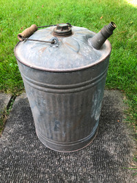 VINTAGE METAL WATER/GAS CAN & SPRAYER