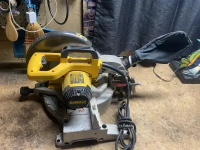 Dewalt dw 703 10” Compound saw, View more