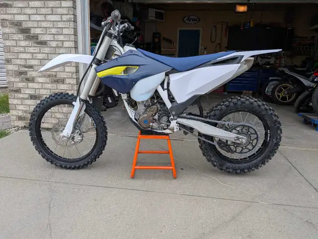2016 Husqvarna FE350 in Dirt Bikes & Motocross in Edmonton - Image 2