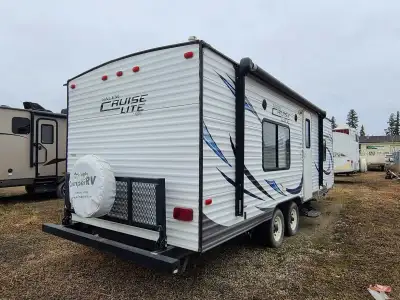 I'm selling a 2013 Salem Cruise Lite travel trailer, perfect for your next adventure! This used trai...