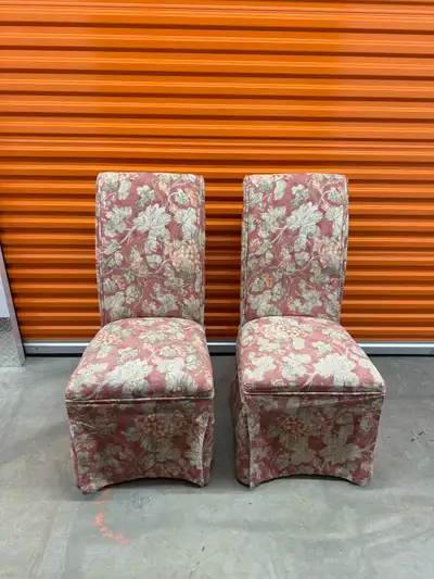 *six* chairs. Good quality, incredibly comfortable dining room chairs. Set of 6. Price is for all 6...