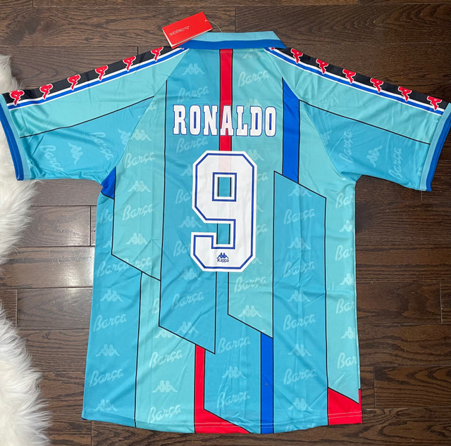 Barcelona retro Ronaldo 1996-97 Soccer away Jersey in Soccer in Oakville / Halton Region - Image 2