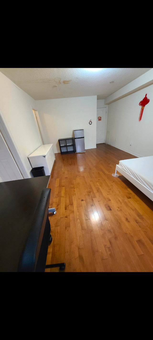 Superbig master bedroom at York U.Minutes Walk Finch west subway in Room Rentals & Roommates in City of Toronto - Image 2